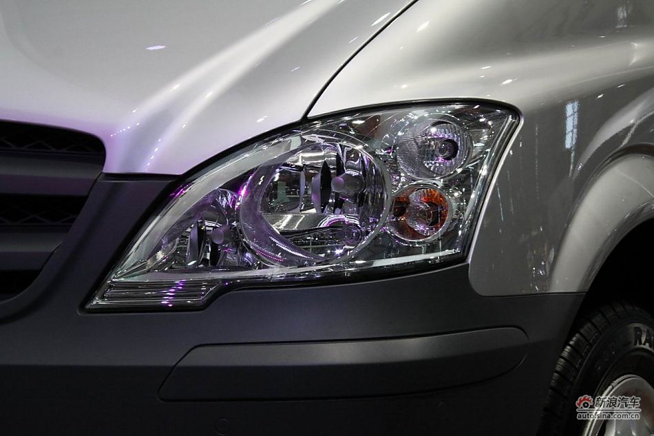 奔驰威霆商用版