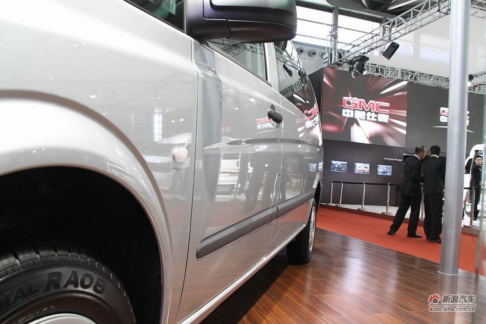 奔驰威霆商用版