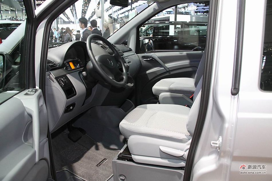 奔驰威霆商用版