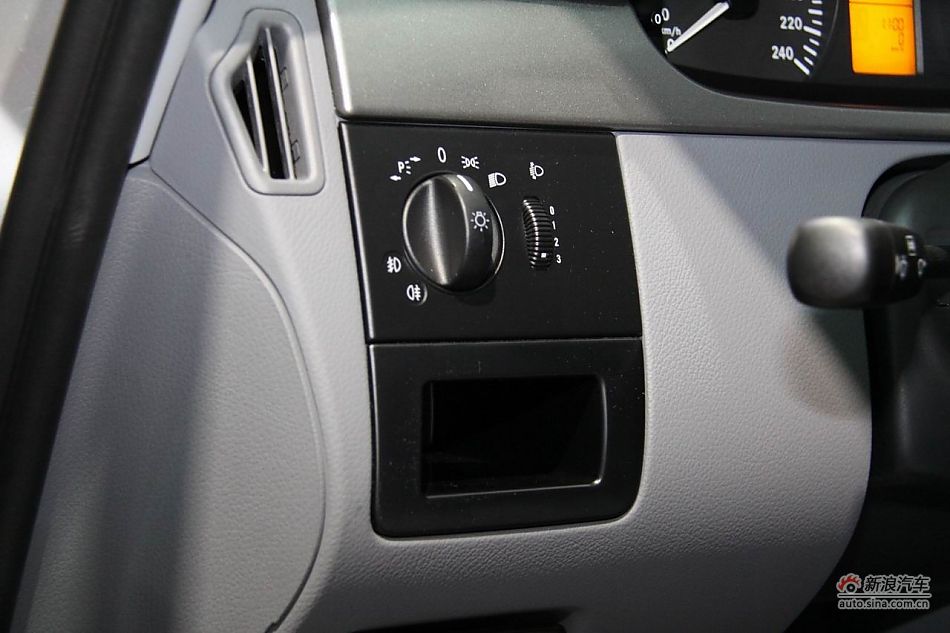 奔驰威霆商用版