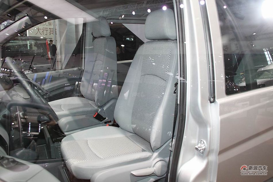 奔驰威霆商用版