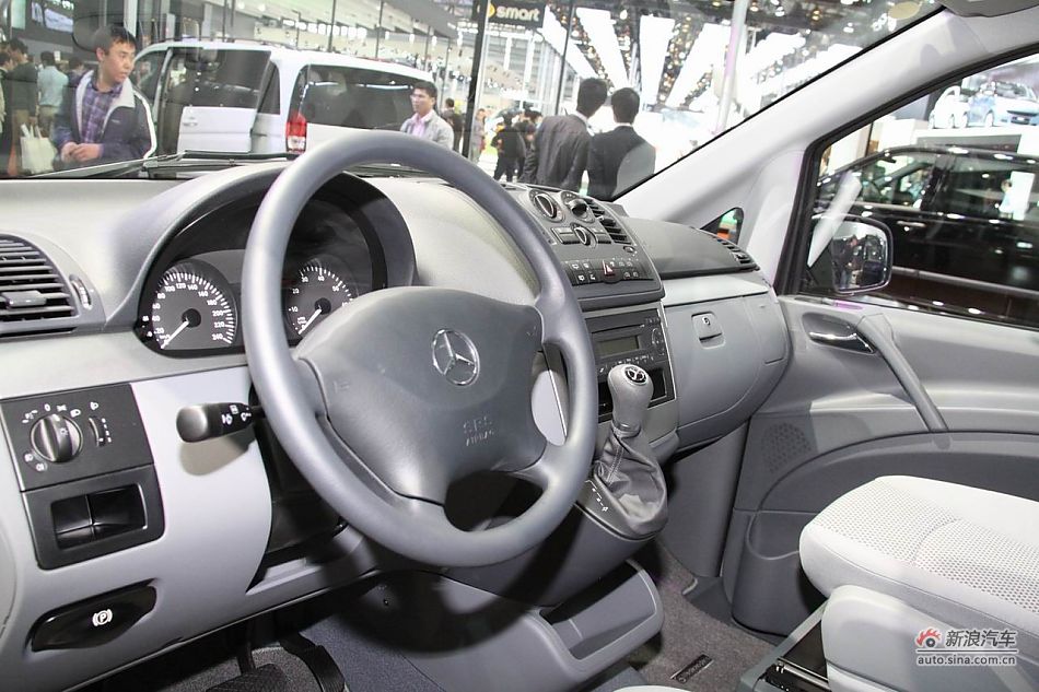 奔驰威霆商用版