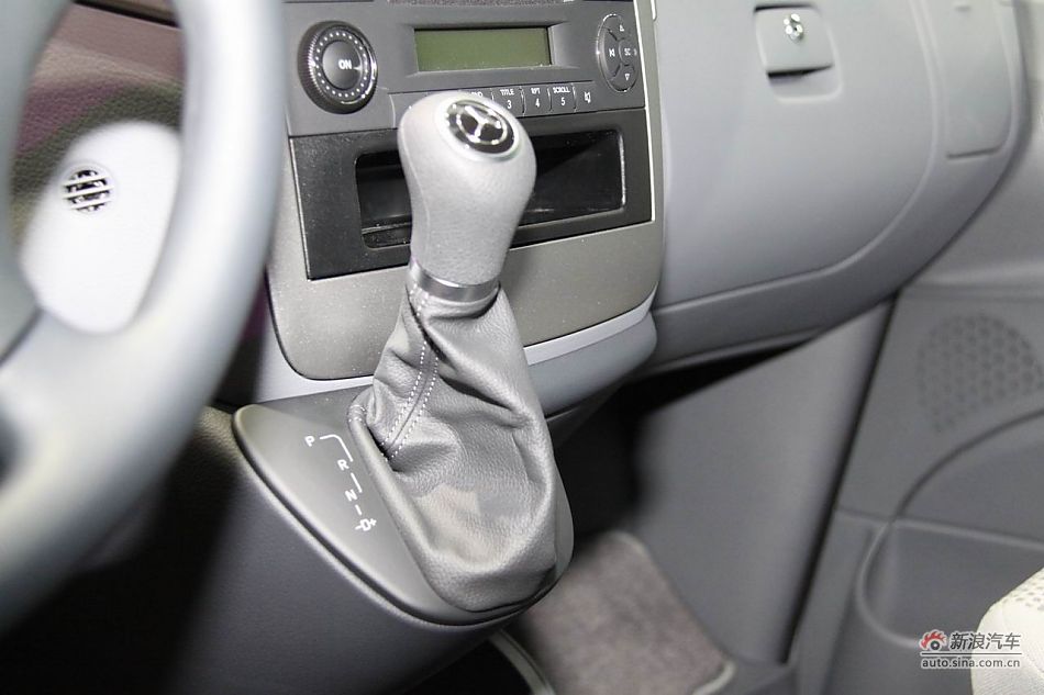 奔驰威霆商用版