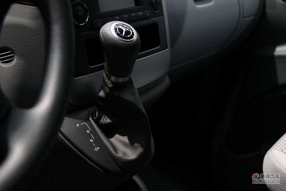 奔驰威霆商用版