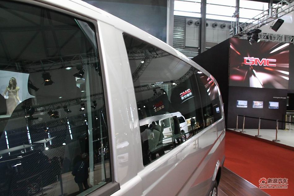 奔驰威霆商用版