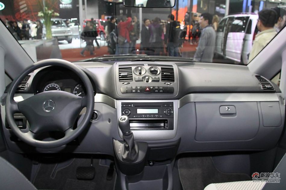 奔驰威霆商用版