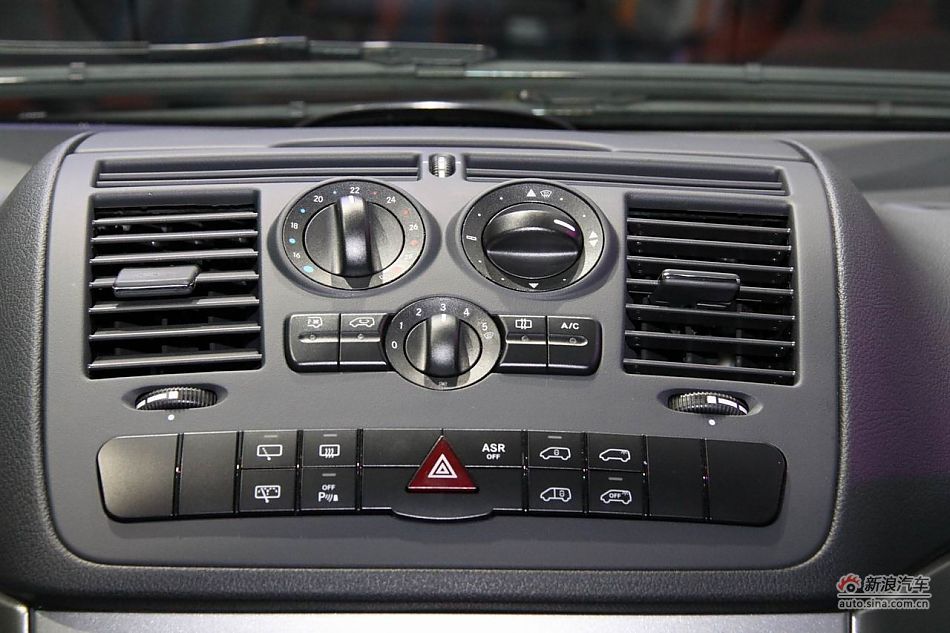 奔驰威霆商用版