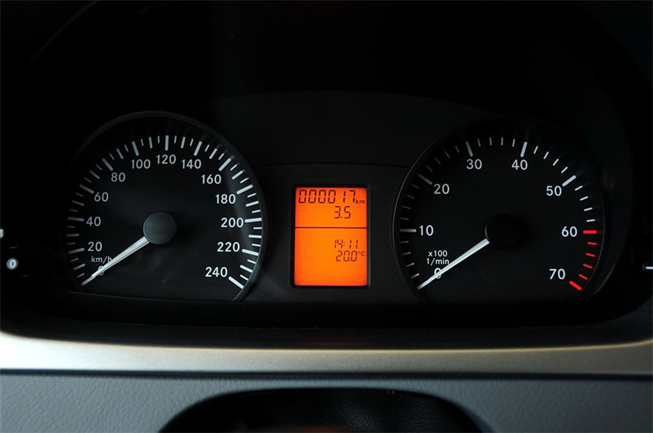 2013款威霆3.0L自动商务版