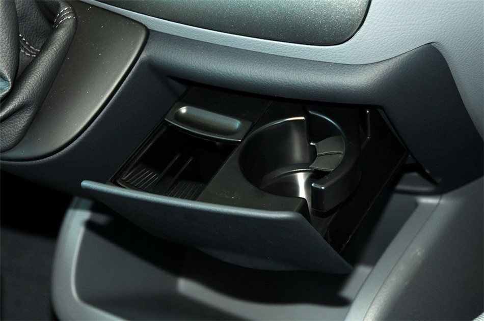 2013款威霆3.0L自动商务版