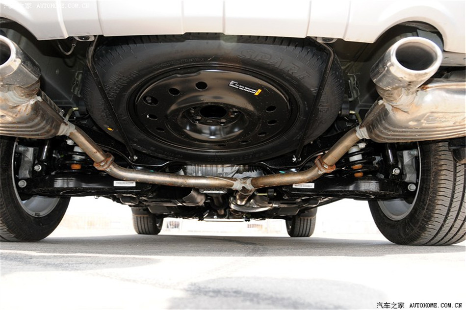 2012款 2.4L AT 5座豪华版