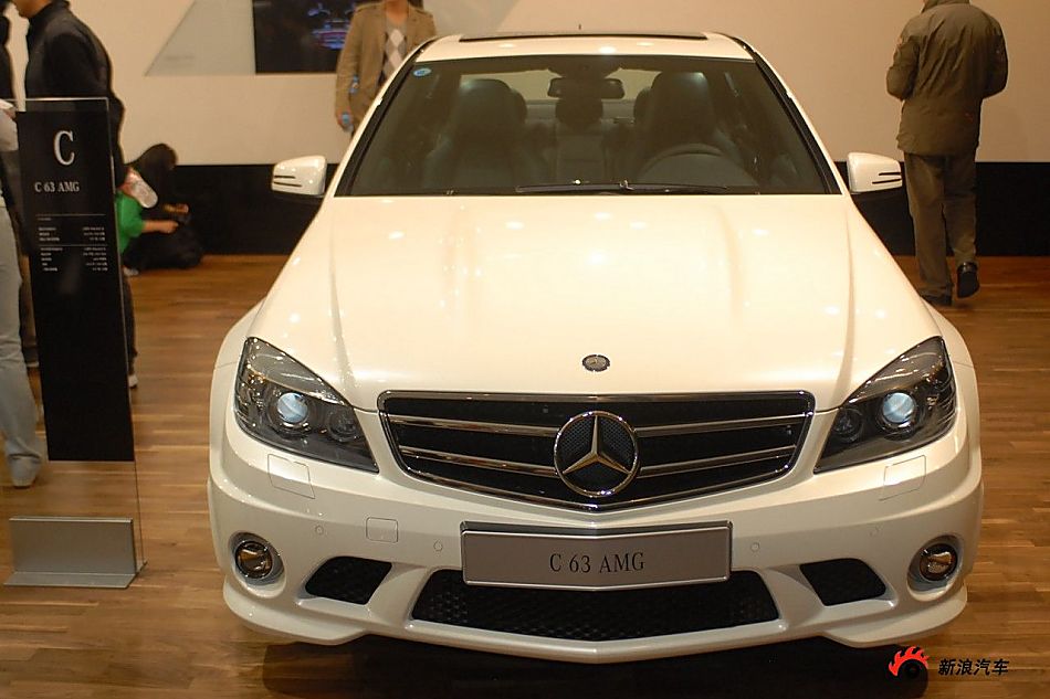 奔驰C63AMG