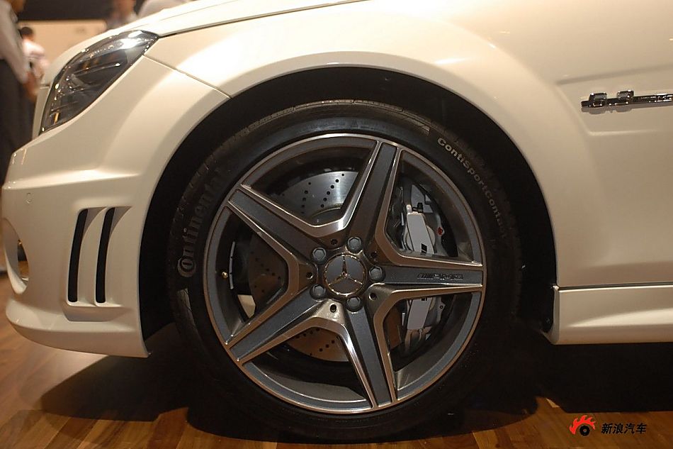 奔驰C63AMG