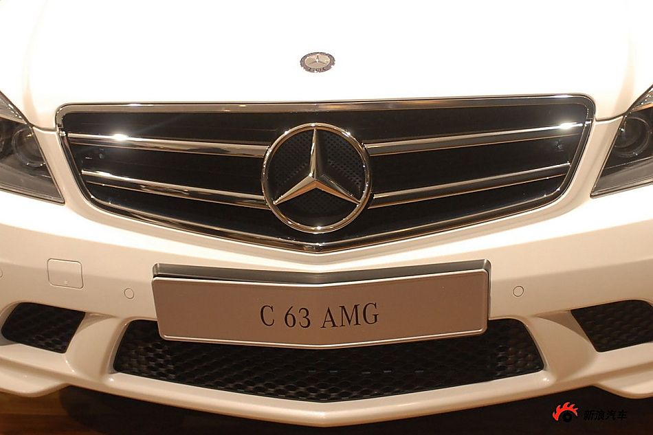 奔驰C63AMG