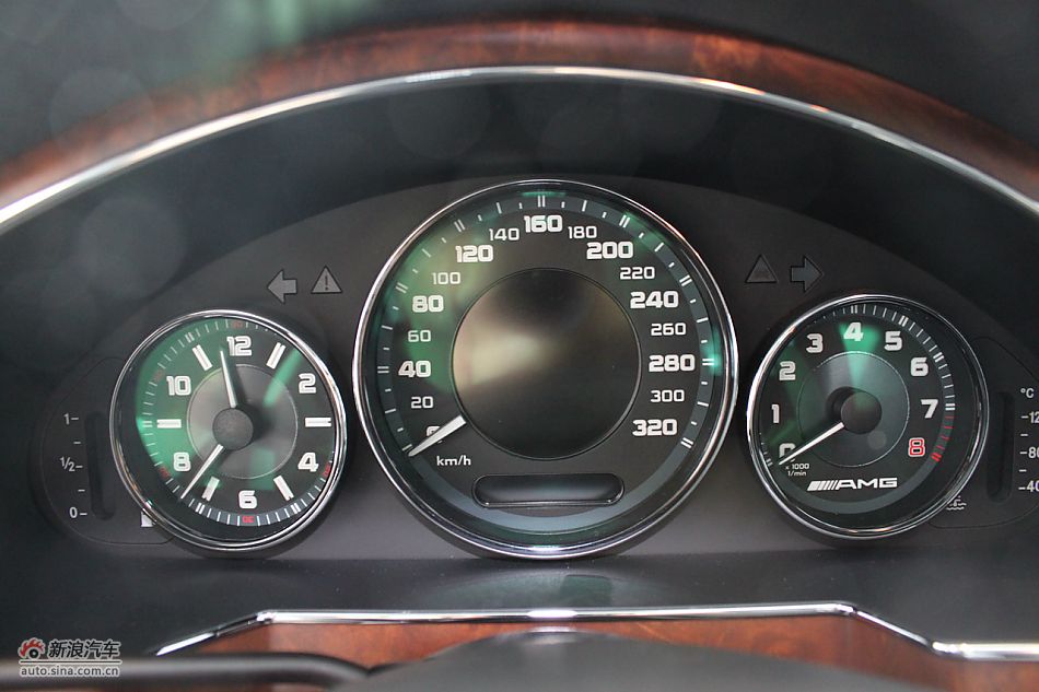 2010款CLC63AMG内饰