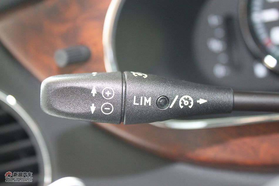 2010款CLC63AMG内饰