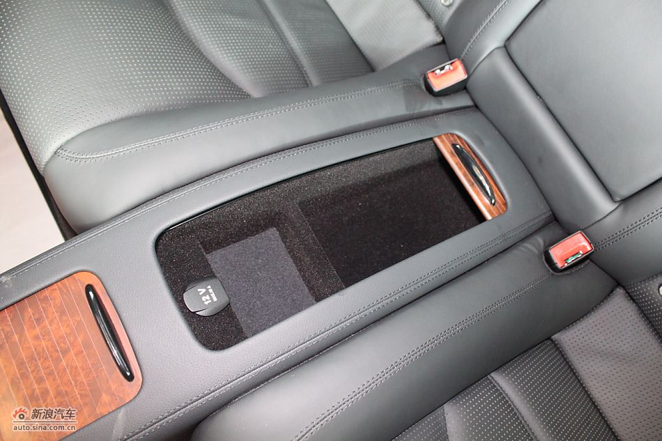 2010款CLC63AMG内饰