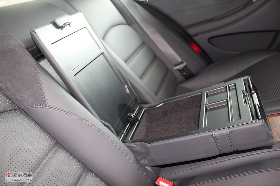 2010款CLC63AMG内饰