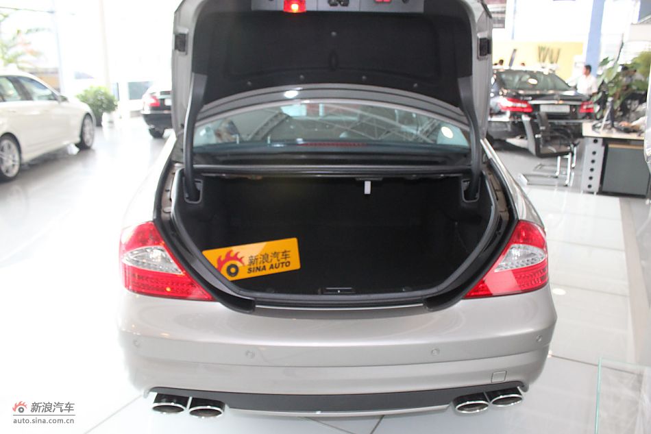 2010款CLC63AMG发动机及悬挂