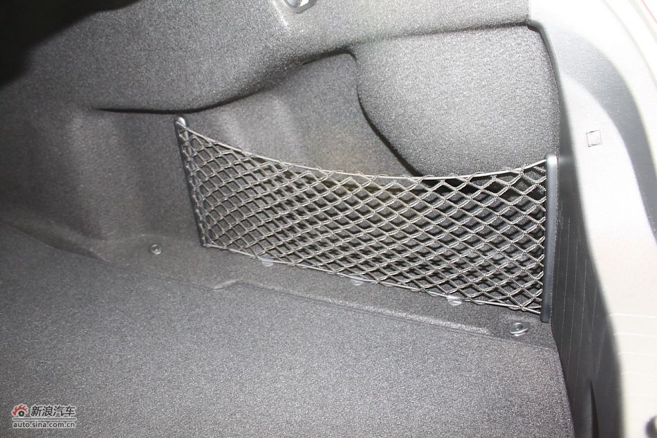 2010款CLC63AMG发动机及悬挂