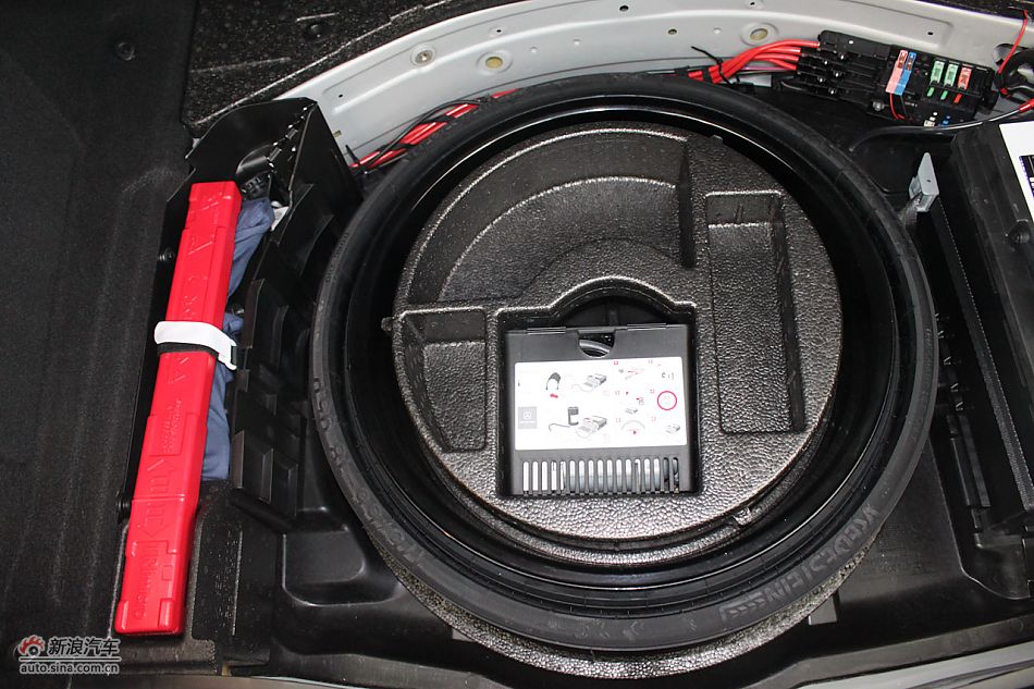 2010款CLC63AMG发动机及悬挂