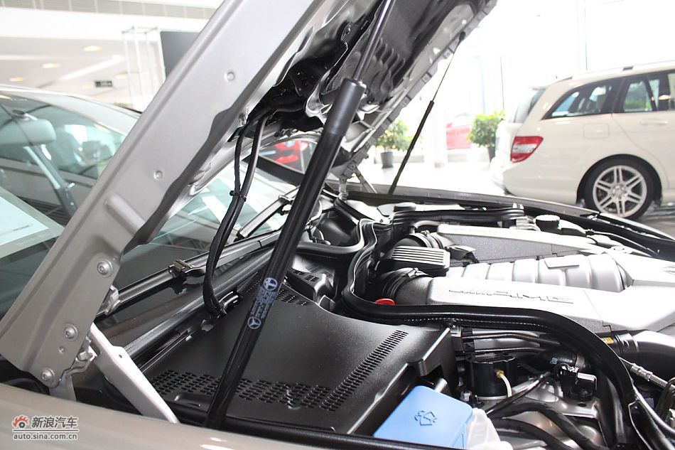 2010款CLC63AMG发动机及悬挂