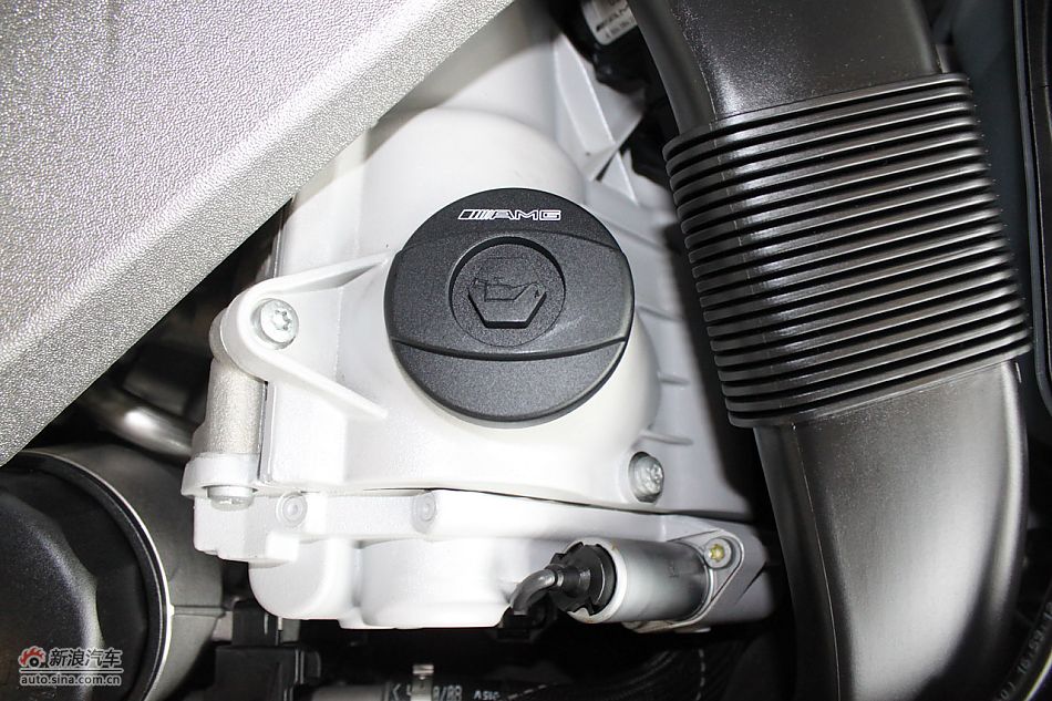 2010款CLC63AMG发动机及悬挂