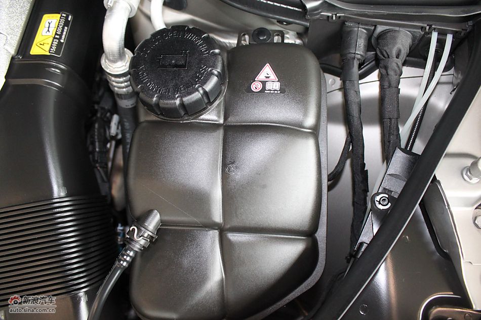 2010款CLC63AMG发动机及悬挂