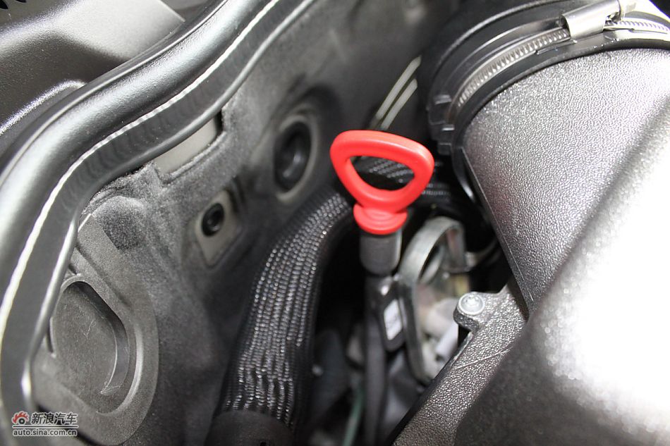 2010款CLC63AMG发动机及悬挂