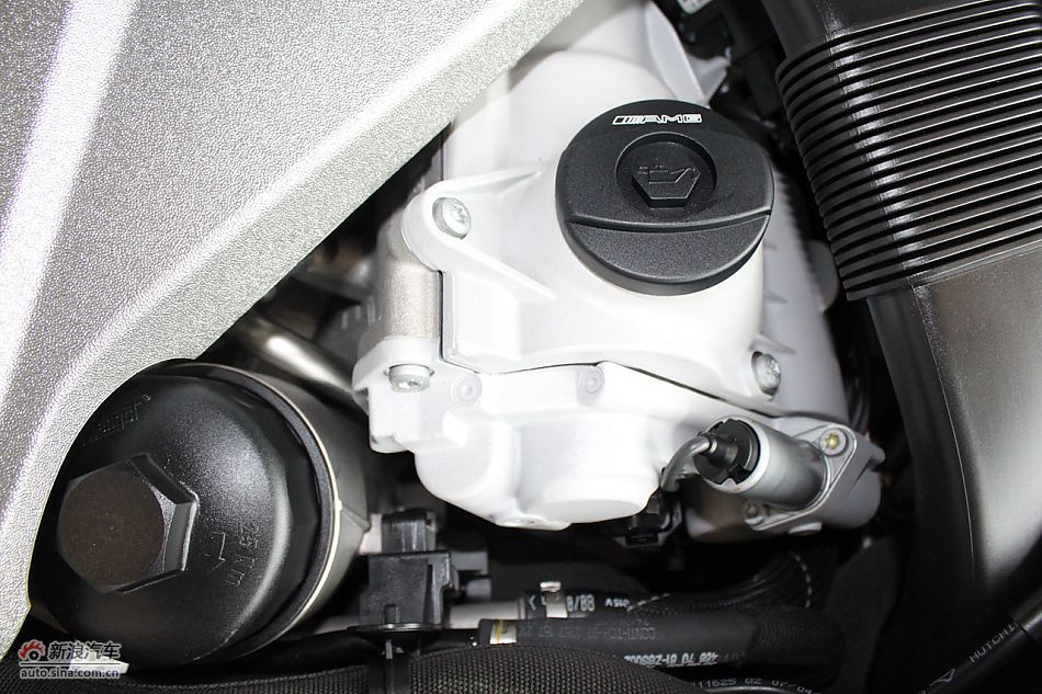 2010款CLC63AMG发动机及悬挂