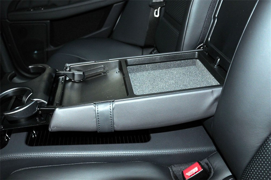 新奔驰CLS63 AMG 2012款 5.5L AT 座椅空间