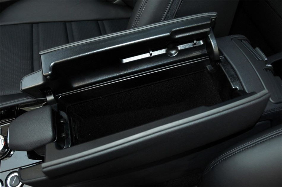 新奔驰CLS63 AMG 2012款 5.5L AT 座椅空间