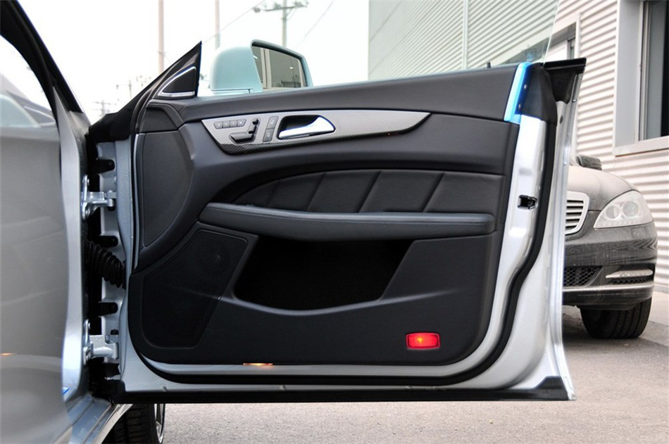 新奔驰CLS63 AMG 2012款 5.5L AT 座椅空间