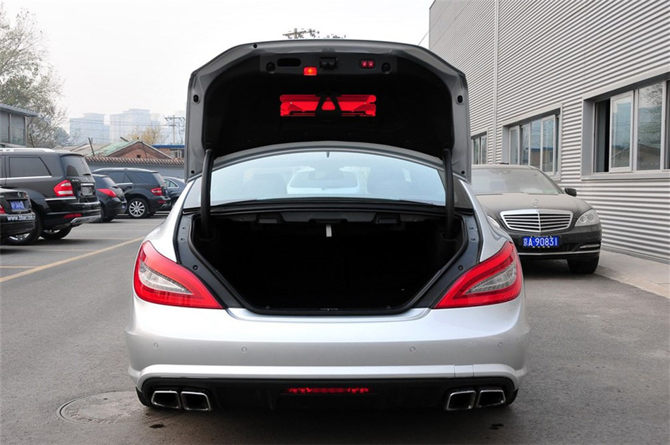 新奔驰CLS63 AMG 2012款 5.5L AT 座椅空间