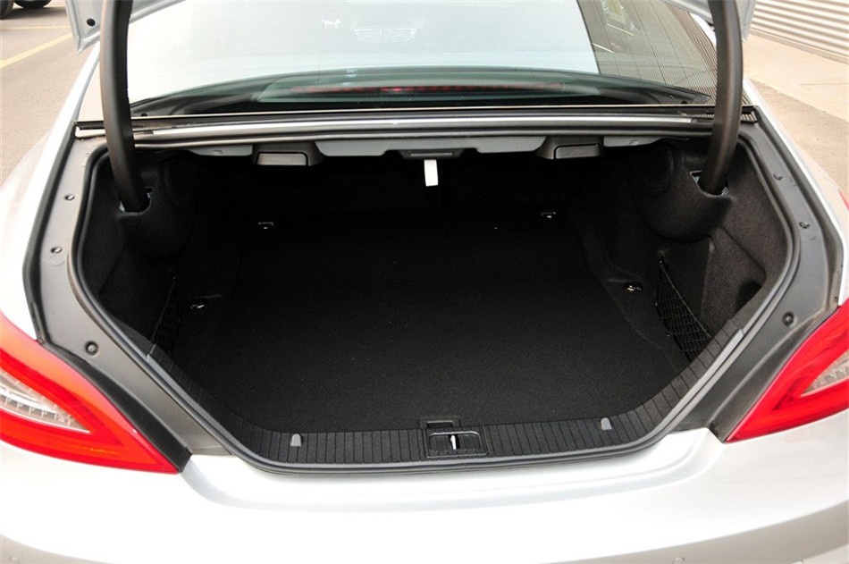新奔驰CLS63 AMG 2012款 5.5L AT 座椅空间