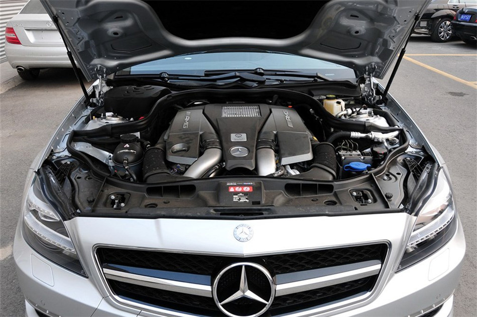 新奔驰CLS63 AMG 2012款 5.5L AT 引擎底盘
