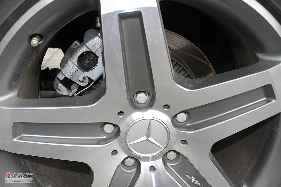 2010款G55 AMG发动机及底盘