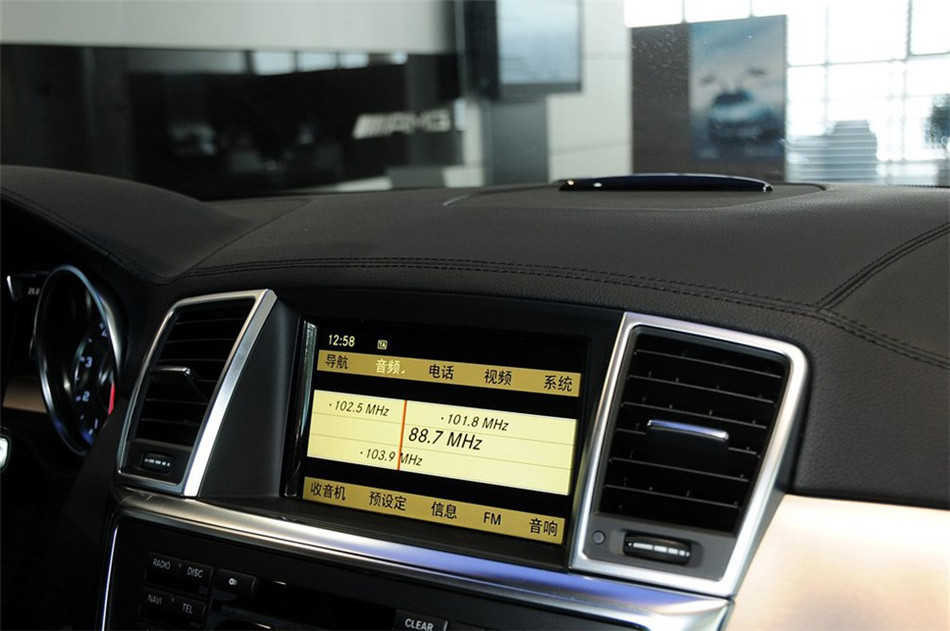 奔驰ML63 2012款 5.5T AT AMG 内饰