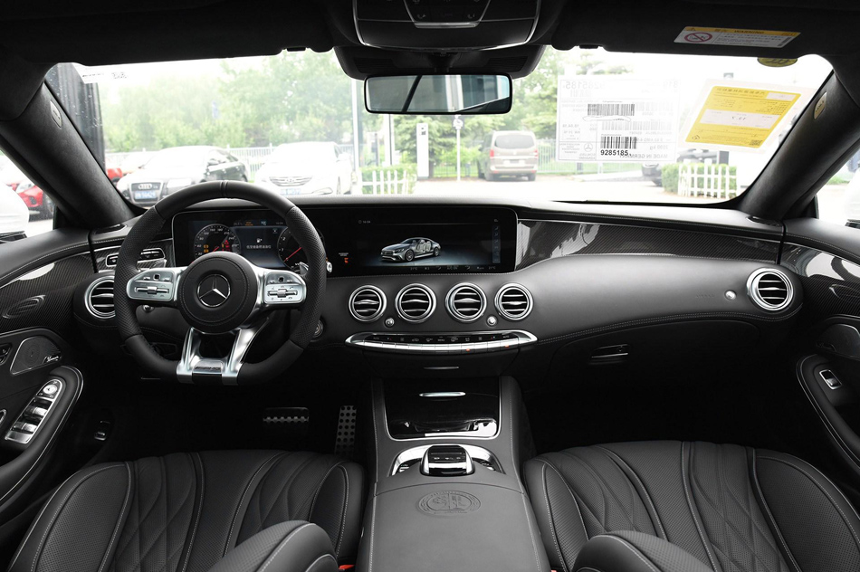 2018款 AMG S 63 4MATIC+ Coupe 内饰