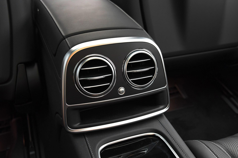 2018款 AMG S 63 4MATIC+ Coupe 座椅空间