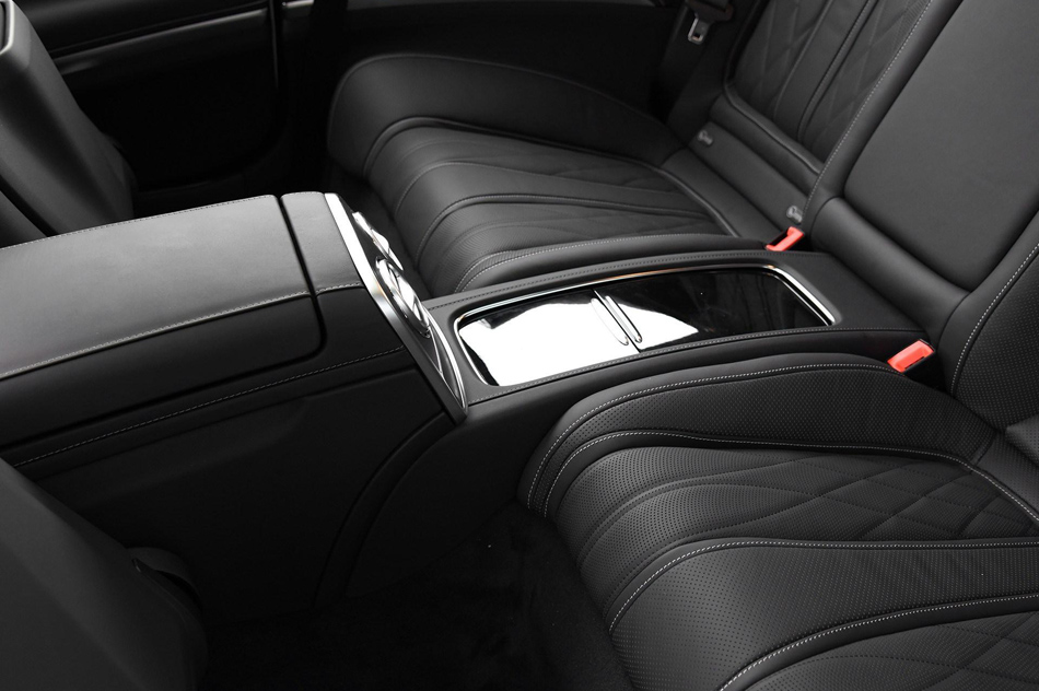 2018款 AMG S 63 4MATIC+ Coupe 座椅空间