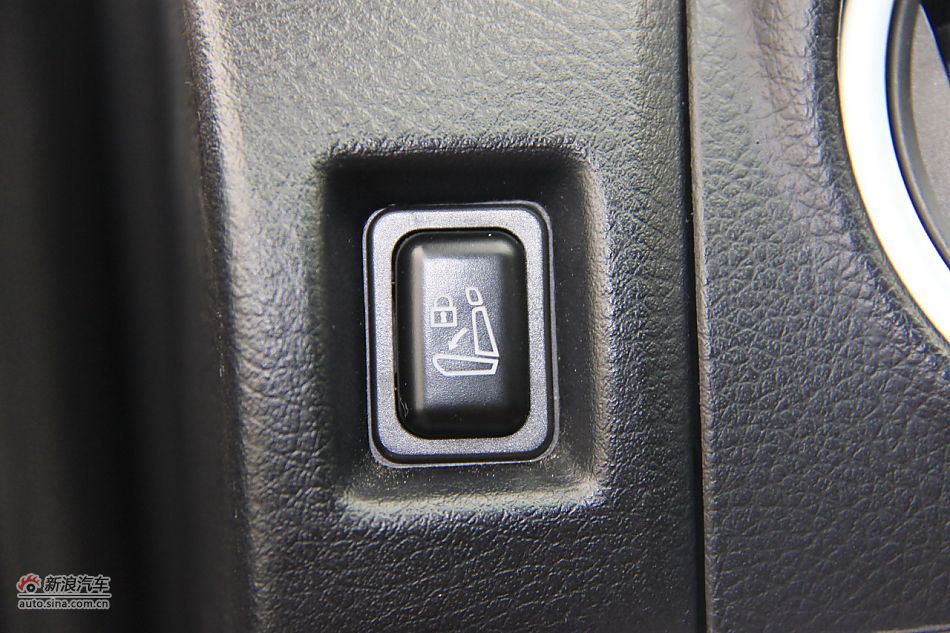 2011款纳智捷大7 SUV 2.2T自动旗舰型