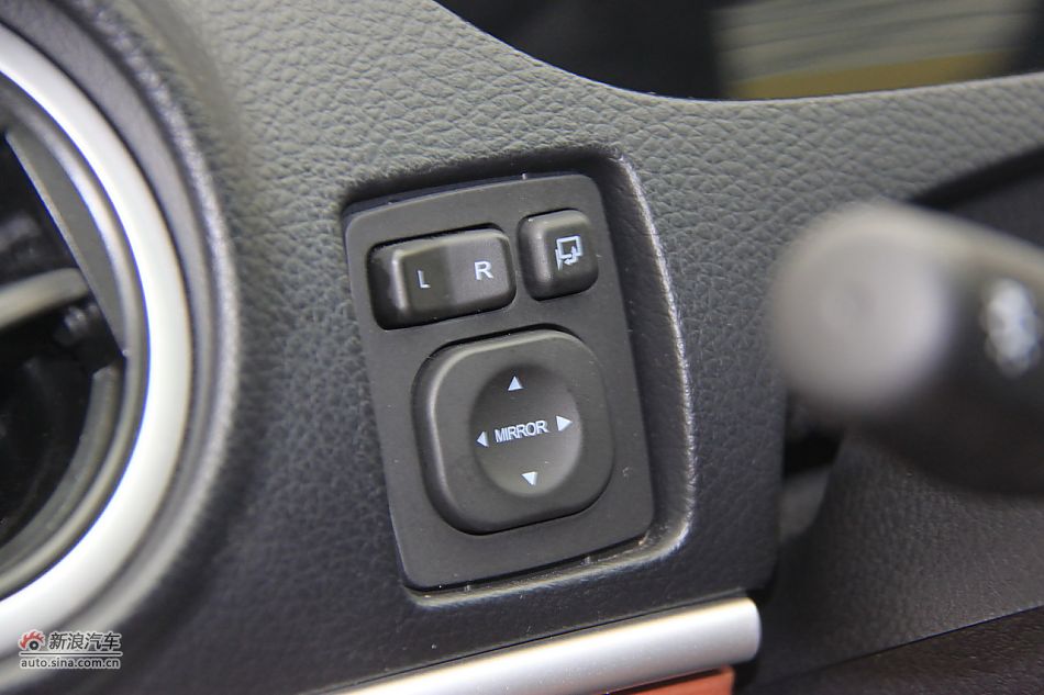 2011款纳智捷大7 SUV 2.2T自动旗舰型