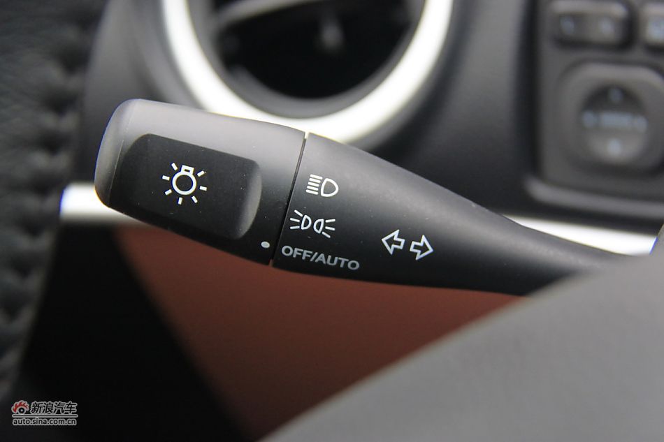 2011款纳智捷大7 SUV 2.2T自动旗舰型