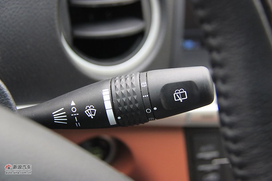 2011款纳智捷大7 SUV 2.2T自动旗舰型