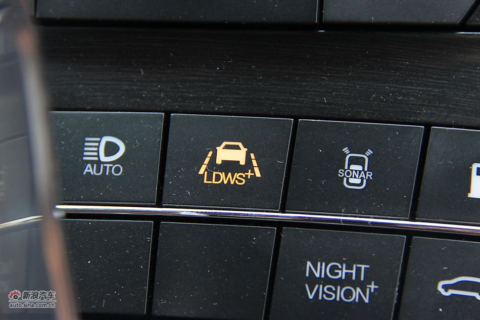 2011款纳智捷大7 SUV 2.2T自动旗舰型