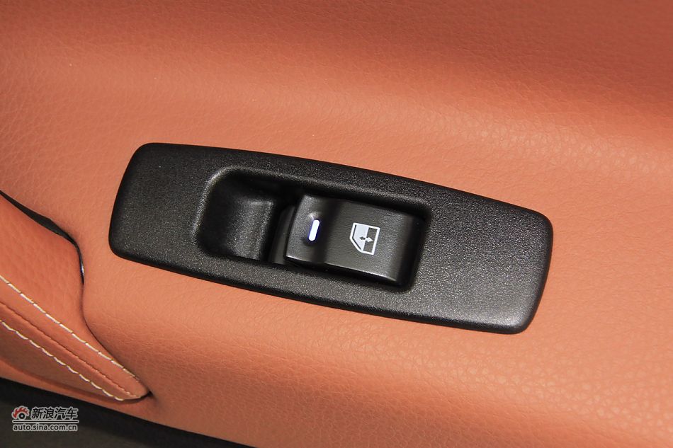 2011款纳智捷大7 SUV 2.2T自动旗舰型