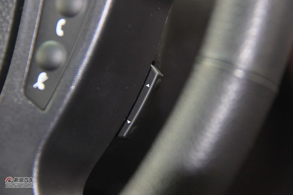 2011款纳智捷大7 SUV 2.2T自动旗舰型