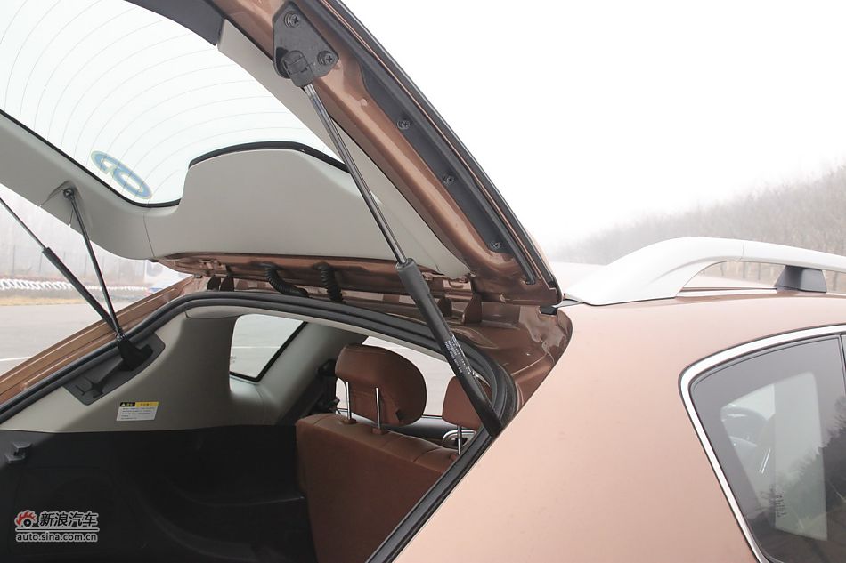 2011款纳智捷大7 SUV 2.2T自动旗舰型