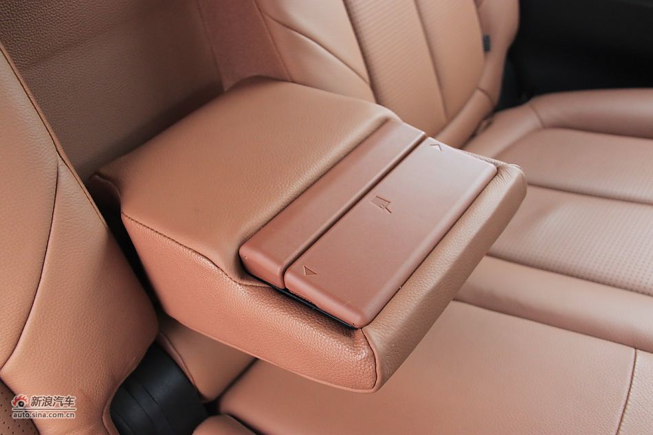 2011款纳智捷大7 SUV 2.2T自动旗舰型