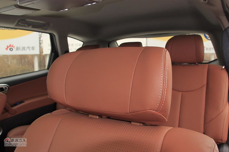 2011款纳智捷大7 SUV 2.2T自动旗舰型